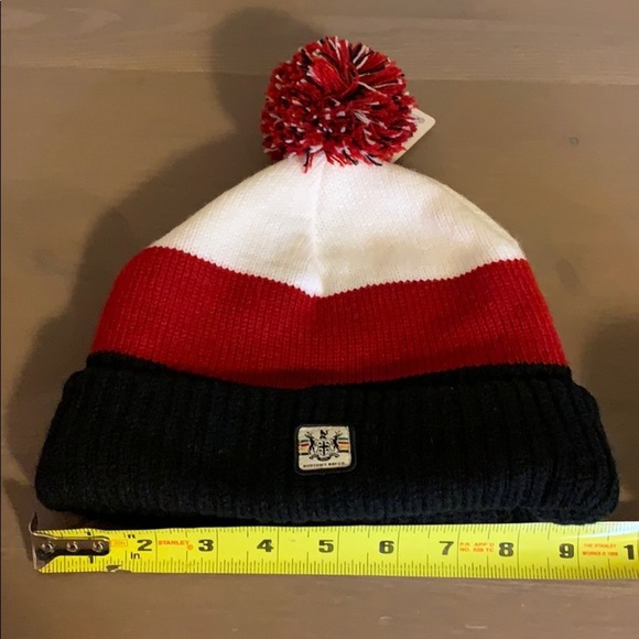 🆕 HBC Hudson's Bay Company Pom Pom Toque - Size “Youth” - Picture 5 of 6